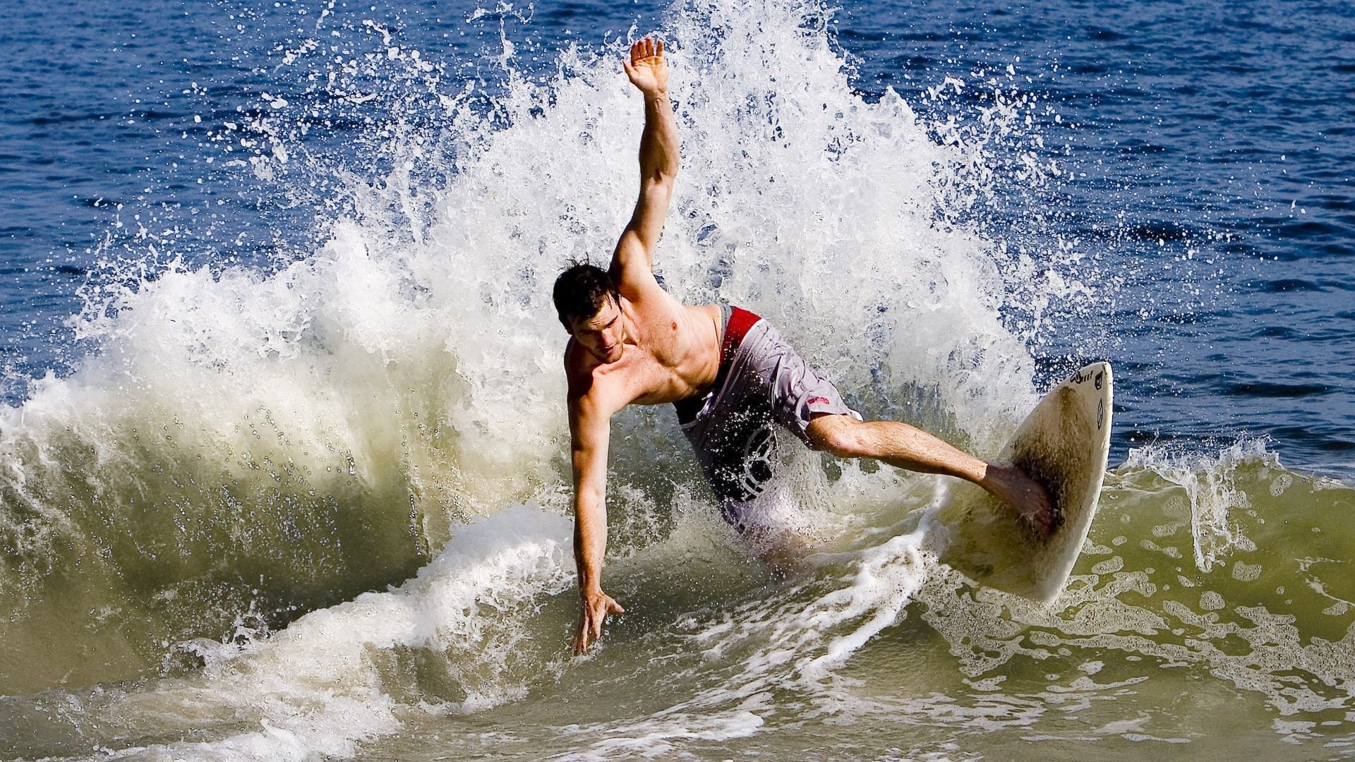 中国代表团330人出征，规模创世运会历史新高，奥运会中国代表团出征